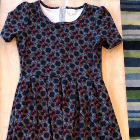 LuLaRoe Dresses & Skirts - Like new LuLaroe Amelia dress